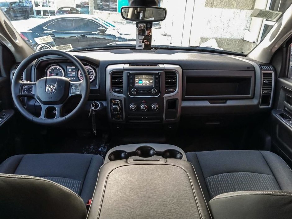 2023 Ram 1500 Classic TRADESMAN, 5.7L HEMI V8, REVERSE CAMERA, PROTECTION GROUP, BLOCK HEATER, CLASS IV HITCH RECEIVER-22