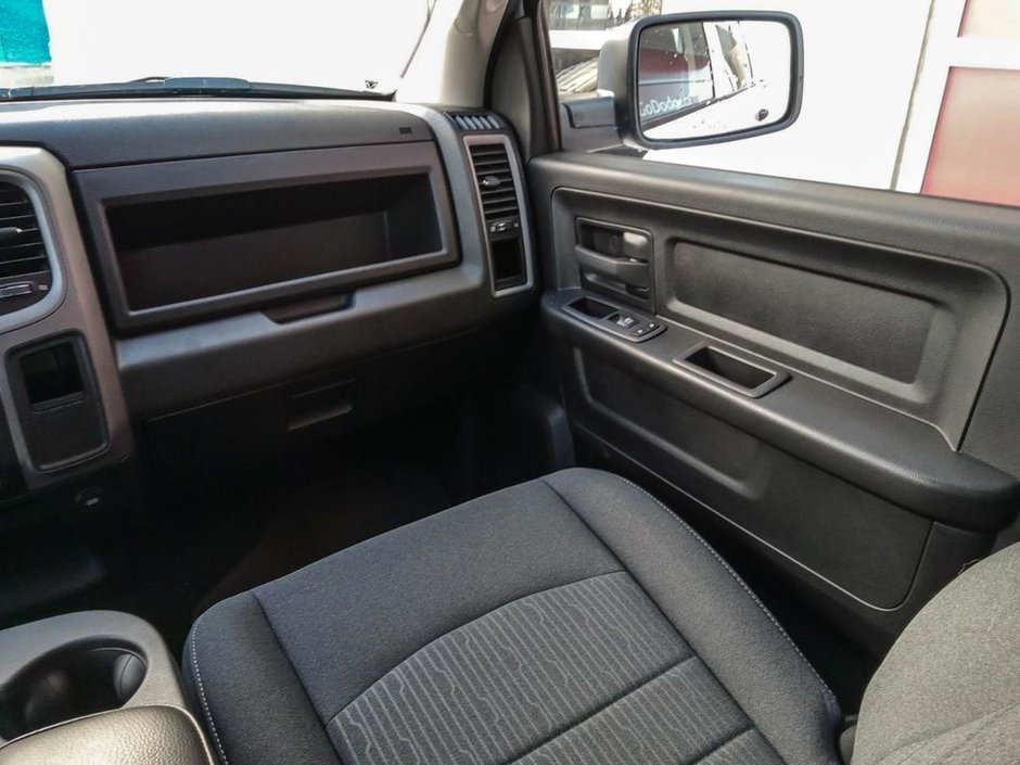 2023 Ram 1500 Classic TRADESMAN, 5.7L HEMI V8, REVERSE CAMERA, PROTECTION GROUP, BLOCK HEATER, CLASS IV HITCH RECEIVER-23