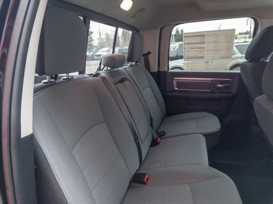 2023 Ram 1500 Classic SLT BLACK APPEARANCE, HEATED SEATS AND WHEEL, LUXURY GROUP-21