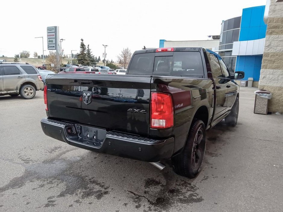 2023 Ram 1500 Classic SLT BLACK APPEARANCE, HEATED SEATS AND WHEEL, LUXURY GROUP-24