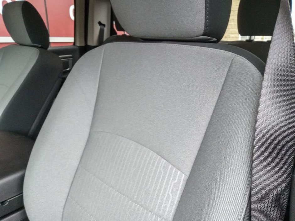 2023 Ram 1500 Classic SLT BLACK APPEARANCE, HEATED SEATS AND WHEEL, LUXURY GROUP-18