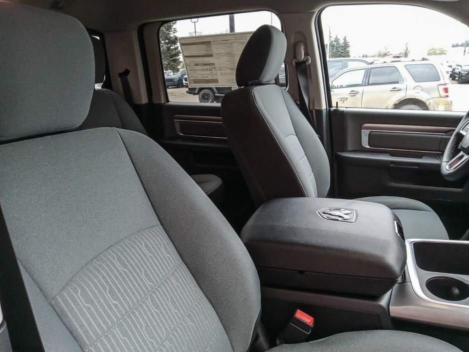 2023 Ram 1500 Classic SLT BLACK APPEARANCE, HEATED SEATS AND WHEEL, LUXURY GROUP-20