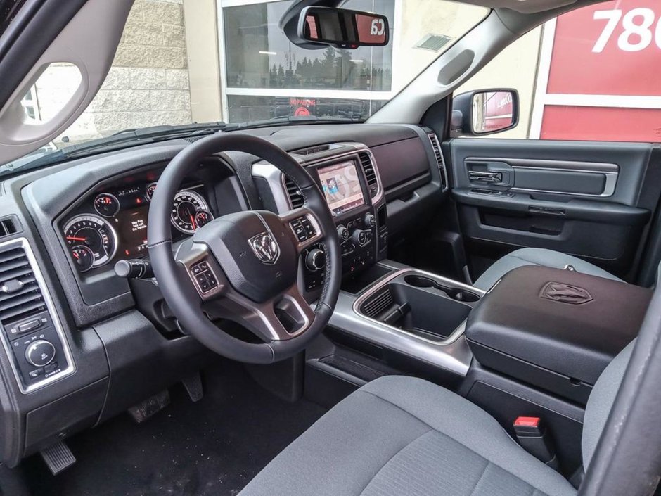 2023 Ram 1500 Classic SLT BLACK APPEARANCE, HEATED SEATS AND WHEEL, LUXURY GROUP-11