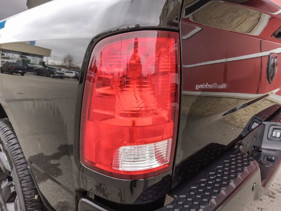 2023 Ram 1500 Classic SLT BLACK APPEARANCE, HEATED SEATS AND WHEEL, LUXURY GROUP-10