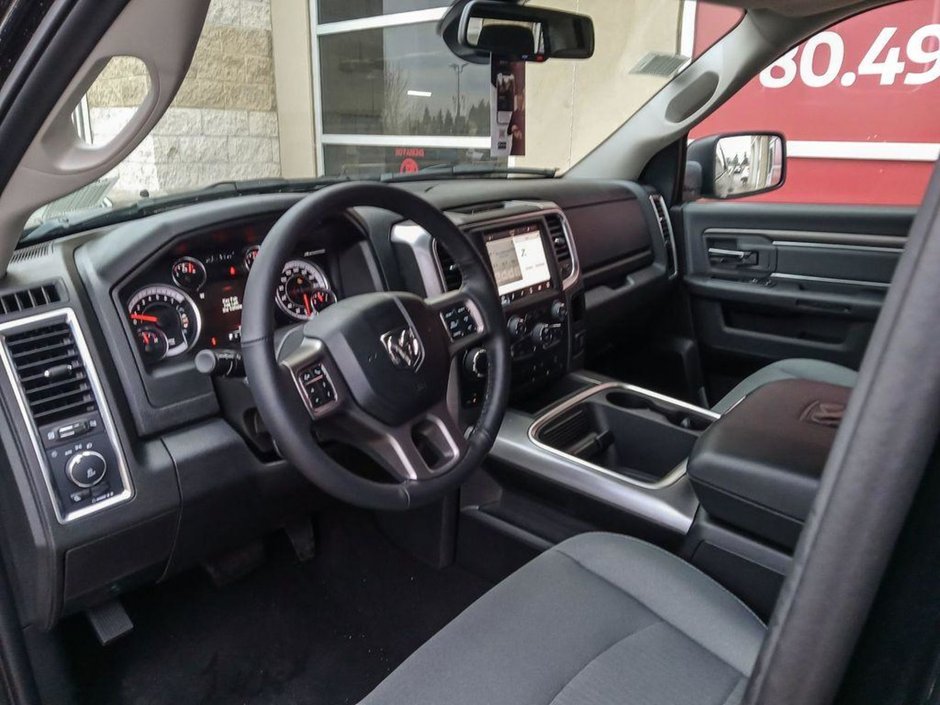 2023 Ram 1500 Classic SLT BLACK APPEARANCE, HEATED SEATS AND WHEEL, LUXURY GROUP-11