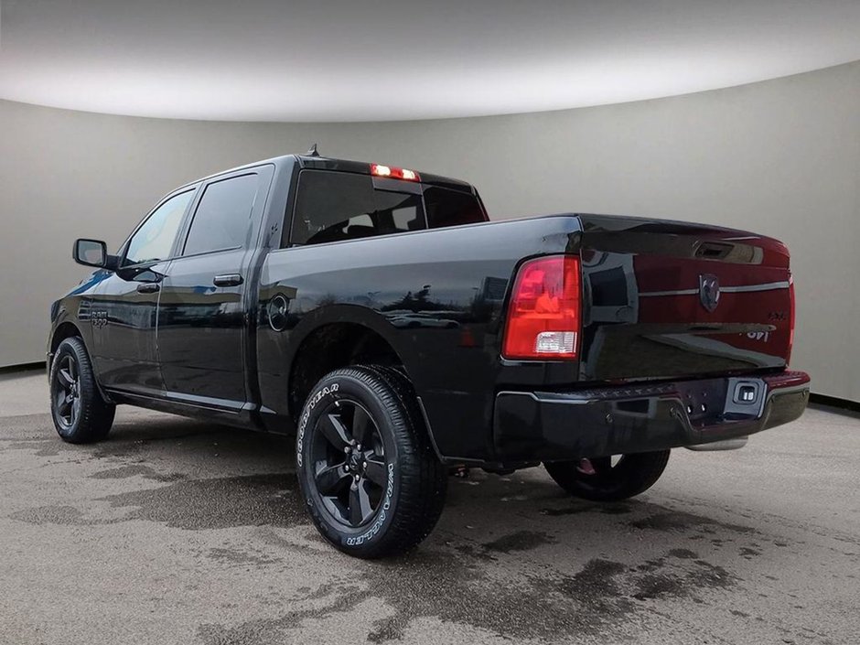 2023 Ram 1500 Classic SLT BLACK APPEARANCE, HEATED SEATS AND WHEEL, LUXURY GROUP-3
