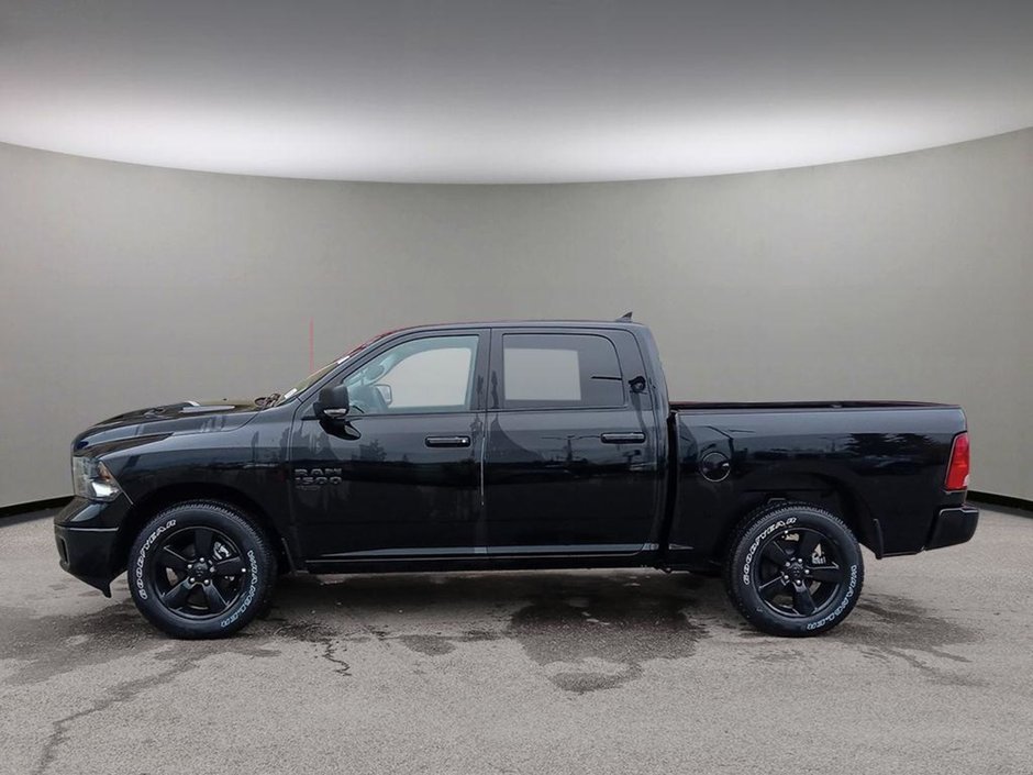 2023 Ram 1500 Classic SLT BLACK APPEARANCE, HEATED SEATS AND WHEEL, LUXURY GROUP-2