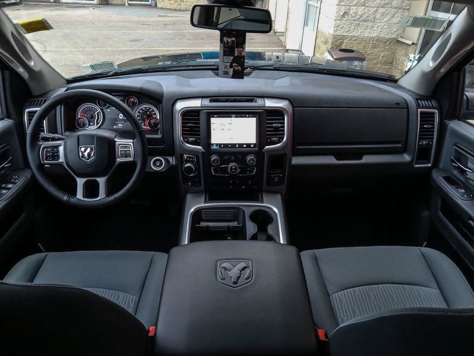2023 Ram 1500 Classic SLT BLACK APPEARANCE, HEATED SEATS AND WHEEL, LUXURY GROUP-22
