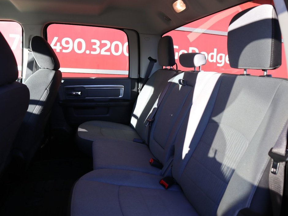 2023 Ram 1500 Classic SLT IN GRANITE METALLIC EQUIPPED WITH A 3.6L V6 , 4X4 , 8SPD AUTO , PROTECTION GROUP , PWR DRIVER SEAT , PREMIUM CLOTH BENCH SEA-19