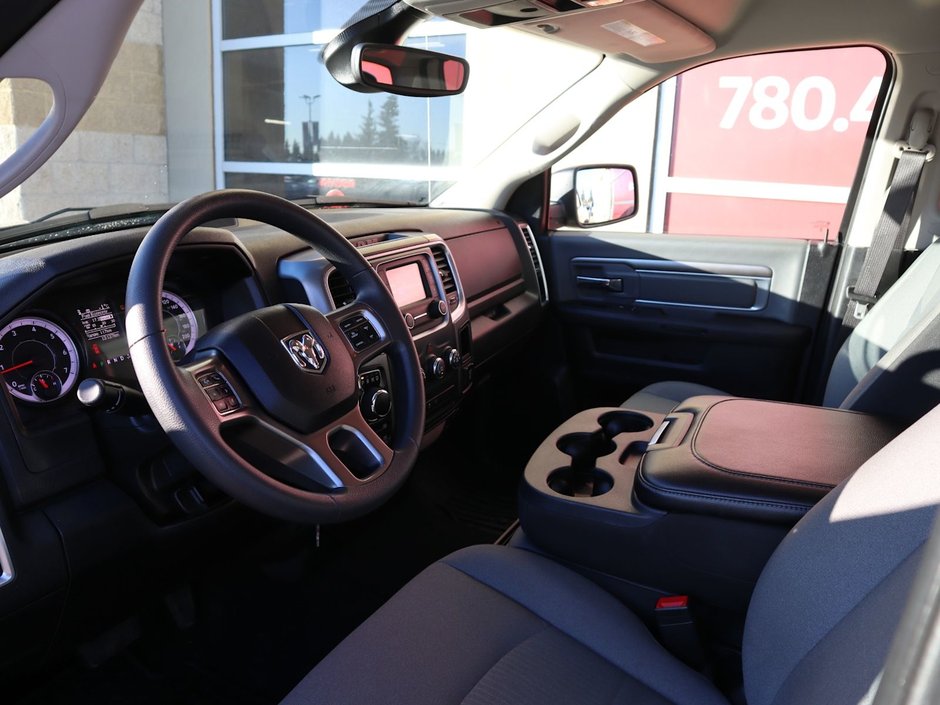 2023 Ram 1500 Classic SLT IN GRANITE METALLIC EQUIPPED WITH A 3.6L V6 , 4X4 , 8SPD AUTO , PROTECTION GROUP , PWR DRIVER SEAT , PREMIUM CLOTH BENCH SEA-15