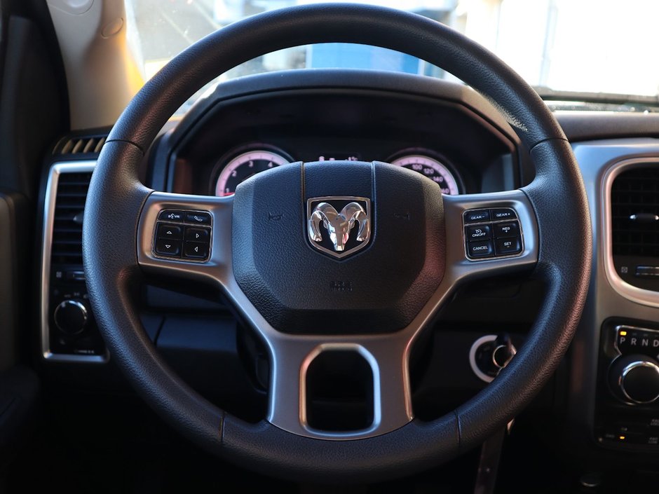 2023 Ram 1500 Classic SLT IN GRANITE METALLIC EQUIPPED WITH A 3.6L V6 , 4X4 , 8SPD AUTO , PROTECTION GROUP , PWR DRIVER SEAT , PREMIUM CLOTH BENCH SEA-23