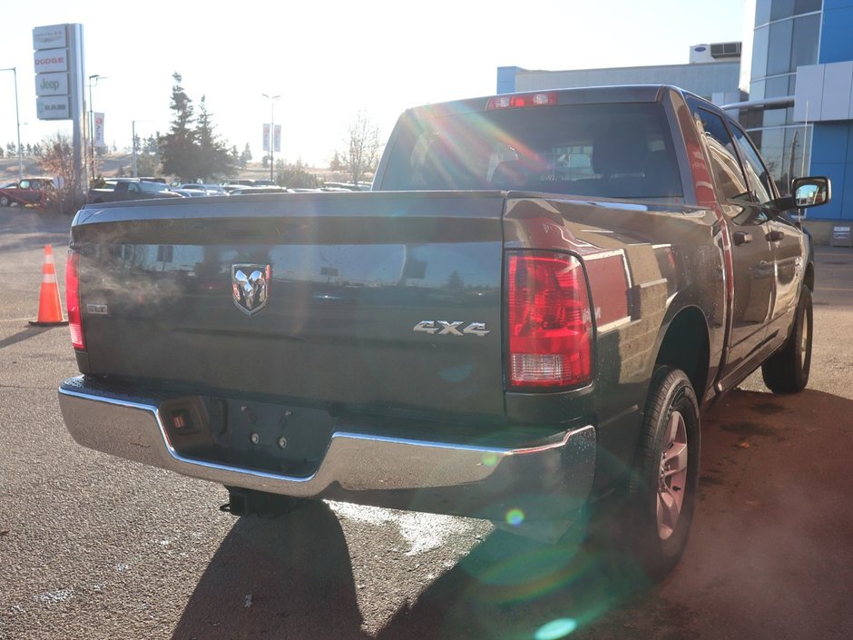 2023 Ram 1500 Classic SLT IN GRANITE METALLIC EQUIPPED WITH A 3.6L V6 , 4X4 , 8SPD AUTO , PROTECTION GROUP , PWR DRIVER SEAT , PREMIUM CLOTH BENCH SEA-9