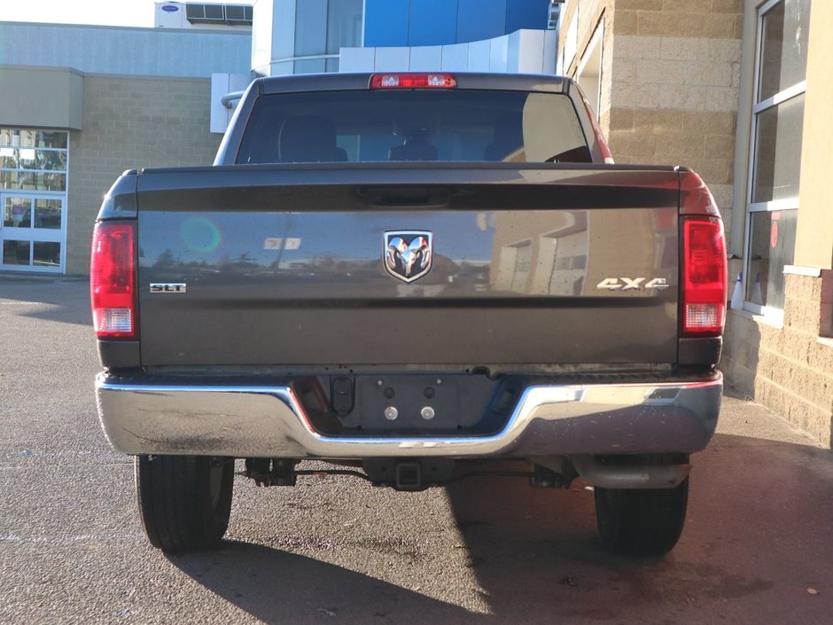 2023 Ram 1500 Classic SLT IN GRANITE METALLIC EQUIPPED WITH A 3.6L V6 , 4X4 , 8SPD AUTO , PROTECTION GROUP , PWR DRIVER SEAT , PREMIUM CLOTH BENCH SEA-8