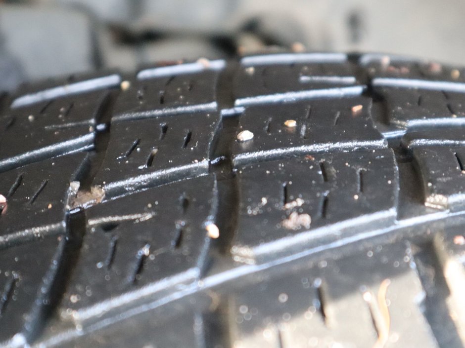 2017 Ram 1500 BIG HORN IN RED PEARL EQUIPPED WITH A 5.7L HEMI V8 , 4X4 , 8SPD TF AUTO , DUAL ZONE AC , 121L TANK , BACKUP CAM , PARK SENSE , R-5