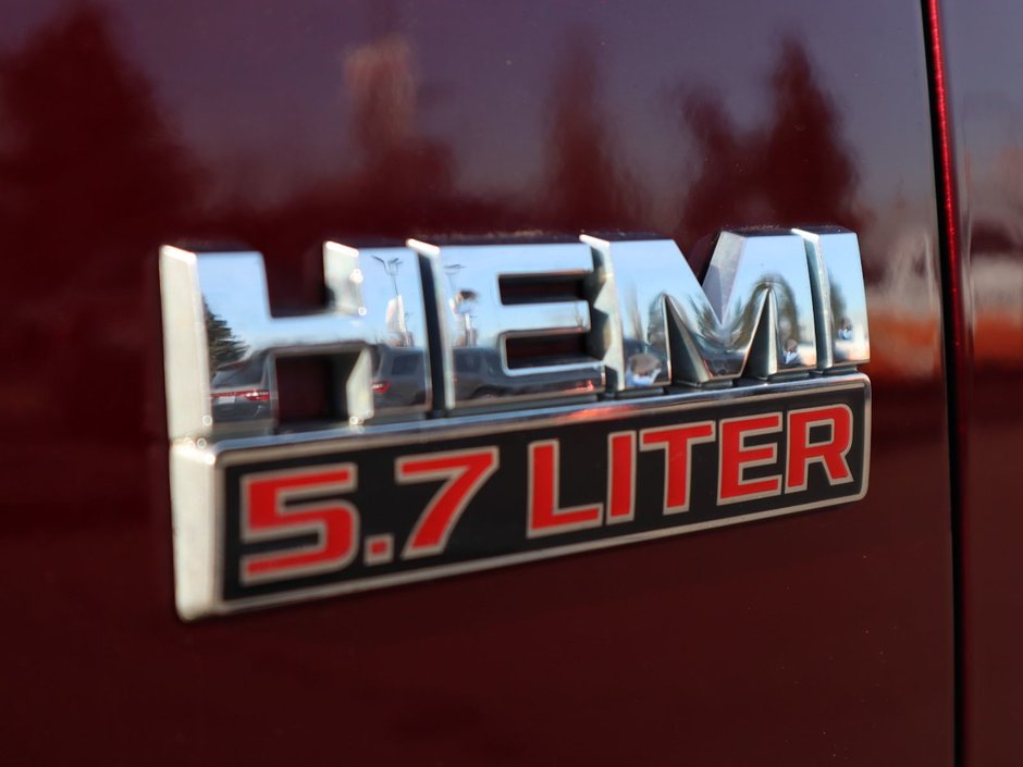 2017 Ram 1500 BIG HORN IN RED PEARL EQUIPPED WITH A 5.7L HEMI V8 , 4X4 , 8SPD TF AUTO , DUAL ZONE AC , 121L TANK , BACKUP CAM , PARK SENSE , R-12