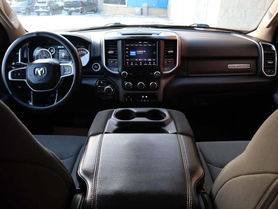 2020 Ram 1500 BIG HORN IN GRANITE METALLIC EQUIPPED WITH A 5.7L HEMI V8 , 4X4 , 8SPD AUTO , BIG HORN LVL 1 , OFF ROAD GROUP , PWR DRIVER SEAT-21