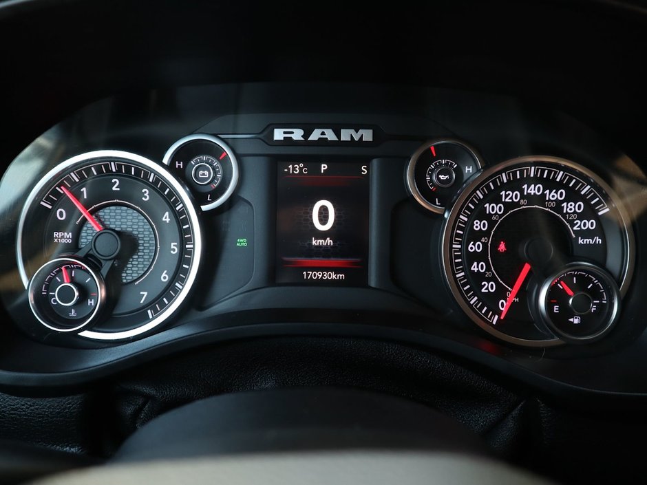 2020 Ram 1500 BIG HORN IN GRANITE METALLIC EQUIPPED WITH A 5.7L HEMI V8 , 4X4 , 8SPD AUTO , BIG HORN LVL 1 , OFF ROAD GROUP , PWR DRIVER SEAT-24