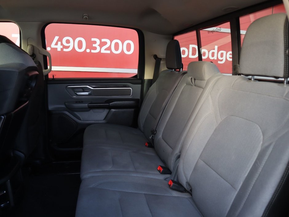 2020 Ram 1500 BIG HORN IN GRANITE METALLIC EQUIPPED WITH A 5.7L HEMI V8 , 4X4 , 8SPD AUTO , BIG HORN LVL 1 , OFF ROAD GROUP , PWR DRIVER SEAT-18