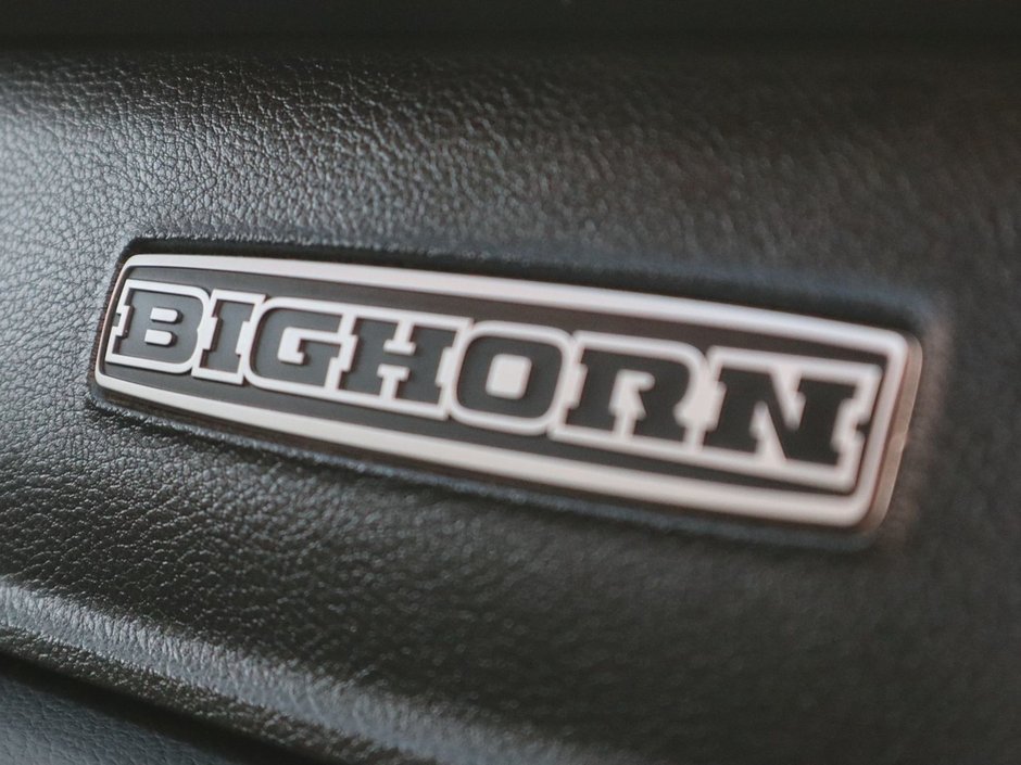 2020 Ram 1500 BIG HORN IN GRANITE METALLIC EQUIPPED WITH A 5.7L HEMI V8 , 4X4 , 8SPD AUTO , BIG HORN LVL 1 , OFF ROAD GROUP , PWR DRIVER SEAT-20