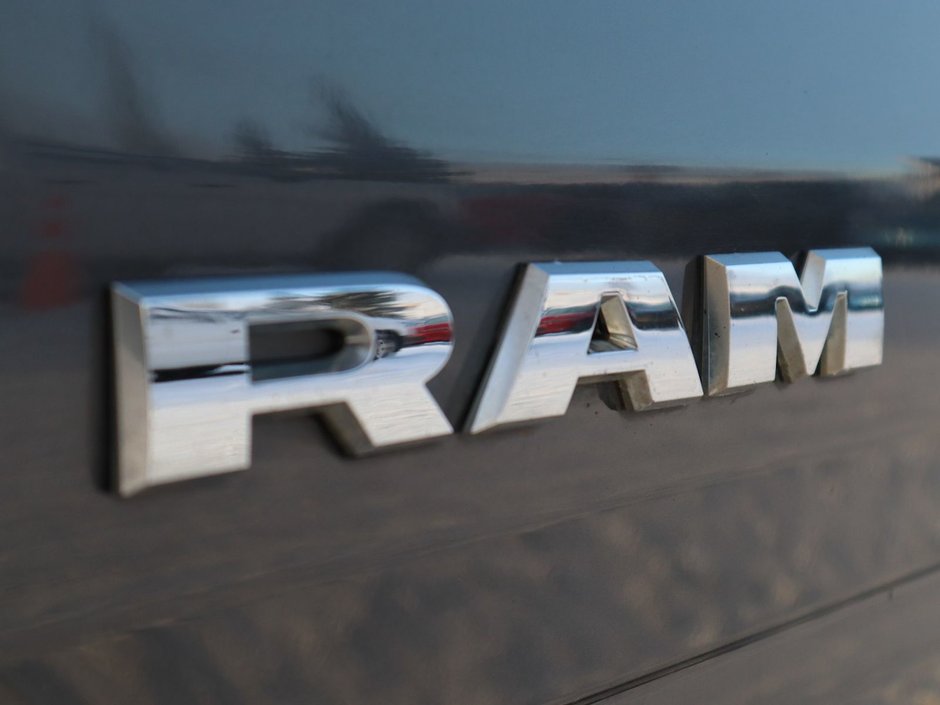 2020 Ram 1500 BIG HORN IN GRANITE METALLIC EQUIPPED WITH A 5.7L HEMI V8 , 4X4 , 8SPD AUTO , BIG HORN LVL 1 , OFF ROAD GROUP , PWR DRIVER SEAT-11