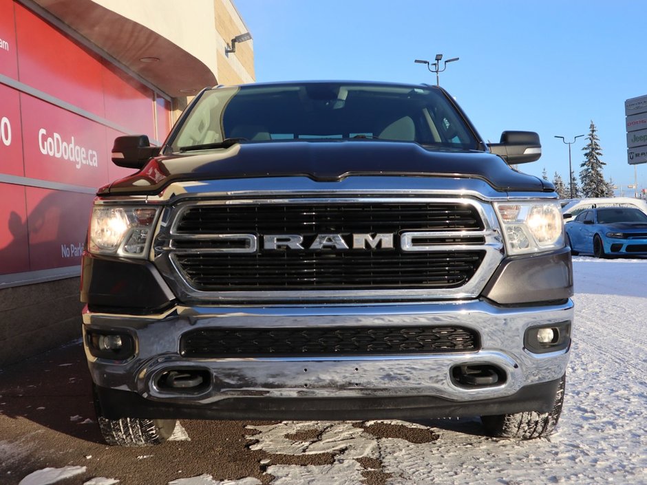 2020 Ram 1500 BIG HORN IN GRANITE METALLIC EQUIPPED WITH A 5.7L HEMI V8 , 4X4 , 8SPD AUTO , BIG HORN LVL 1 , OFF ROAD GROUP , PWR DRIVER SEAT-1