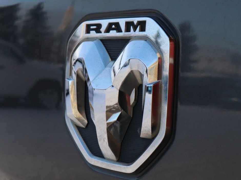 2020 Ram 1500 BIG HORN IN GRANITE METALLIC EQUIPPED WITH A 5.7L HEMI V8 , 4X4 , 8SPD AUTO , BIG HORN LVL 1 , OFF ROAD GROUP , PWR DRIVER SEAT-13
