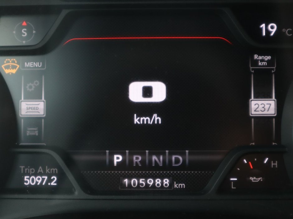 2022 Ram 1500 SPORT IN GRANITE METALLIC EQUIPPED WITH A 5.7L HEMI V8 , 4X4 , 8SPD AUTO , SPORT HOOD , SIDE STEPS , TRI FOLD TONNEAU , LVL 2 EQ-28