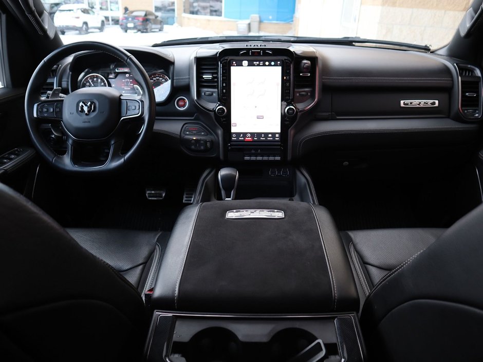 2022 Ram 1500 TRX IN DIAMOND BLACK EQUIPPED WITH A 6.2L SUPERCHARGED V8 , 4X4 , 8SPD TF AUTO , PANORAMIC SUNROOF , TRX LVL 1 , LOCKING REAR AX-25