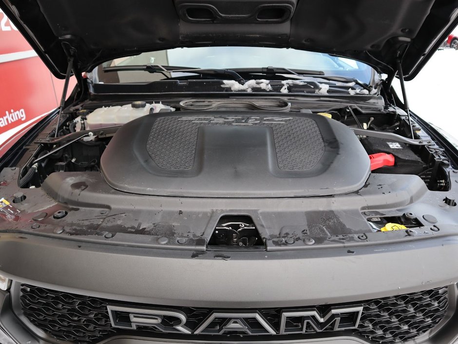 2022 Ram 1500 TRX IN DIAMOND BLACK EQUIPPED WITH A 6.2L SUPERCHARGED V8 , 4X4 , 8SPD TF AUTO , PANORAMIC SUNROOF , TRX LVL 1 , LOCKING REAR AX-34