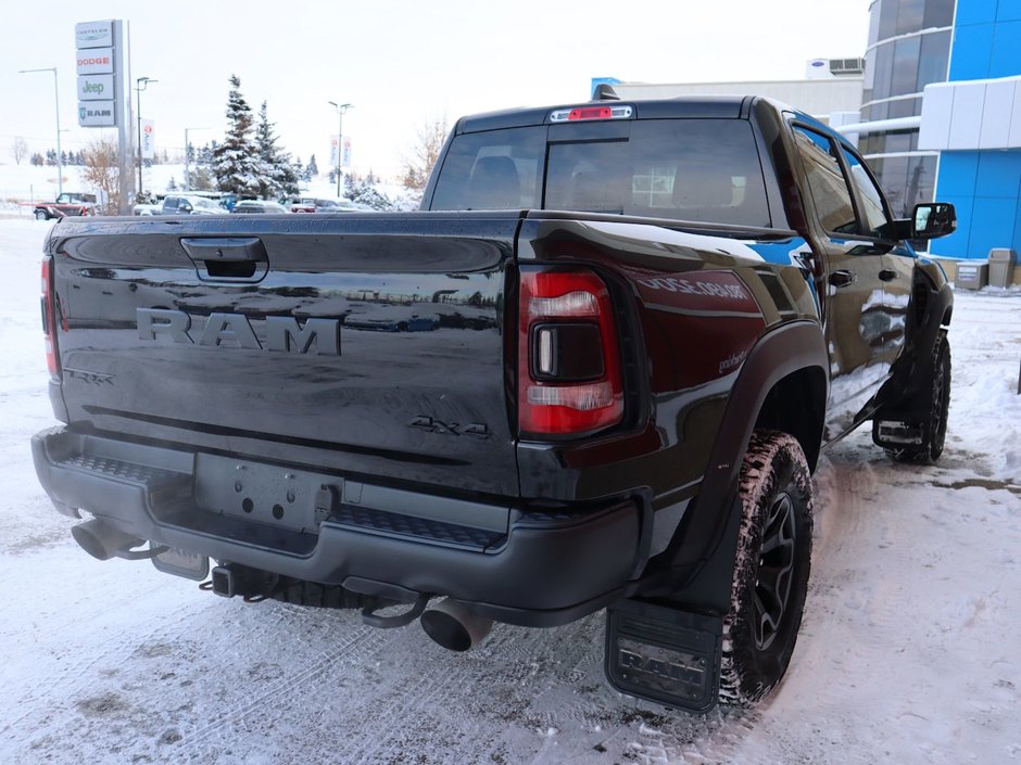 2022 Ram 1500 TRX IN DIAMOND BLACK EQUIPPED WITH A 6.2L SUPERCHARGED V8 , 4X4 , 8SPD TF AUTO , PANORAMIC SUNROOF , TRX LVL 1 , LOCKING REAR AX-9