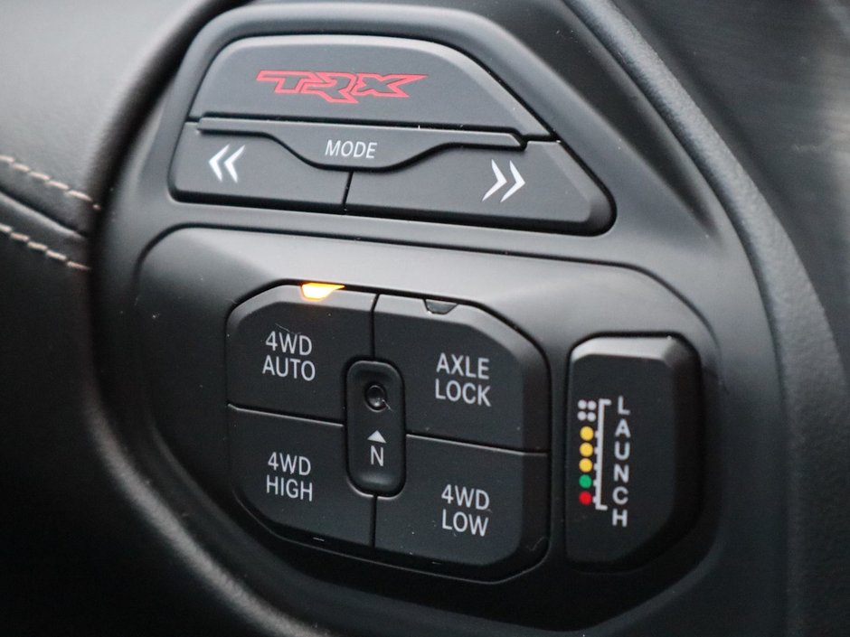 2022 Ram 1500 TRX IN DIAMOND BLACK EQUIPPED WITH A 6.2L SUPERCHARGED V8 , 4X4 , 8SPD TF AUTO , PANORAMIC SUNROOF , TRX LVL 1 , LOCKING REAR AX-32