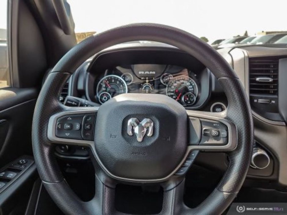 2023 Ram 1500 TRADESMAN IN BRIGHT WHITE EQUIPPED WITH A 5.7L HEMI V8 W/ETORQUE , 4X4 , 8SPD AUTO , TRADESMAN LVL 1 , 3.92 REAR AXLE RATIO , AN-12