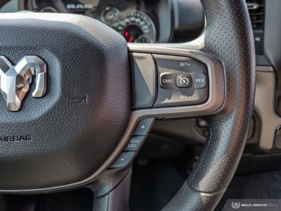 2023 Ram 1500 TRADESMAN IN BRIGHT WHITE EQUIPPED WITH A 5.7L HEMI V8 W/ETORQUE , 4X4 , 8SPD AUTO , TRADESMAN LVL 1 , 3.92 REAR AXLE RATIO , AN-14