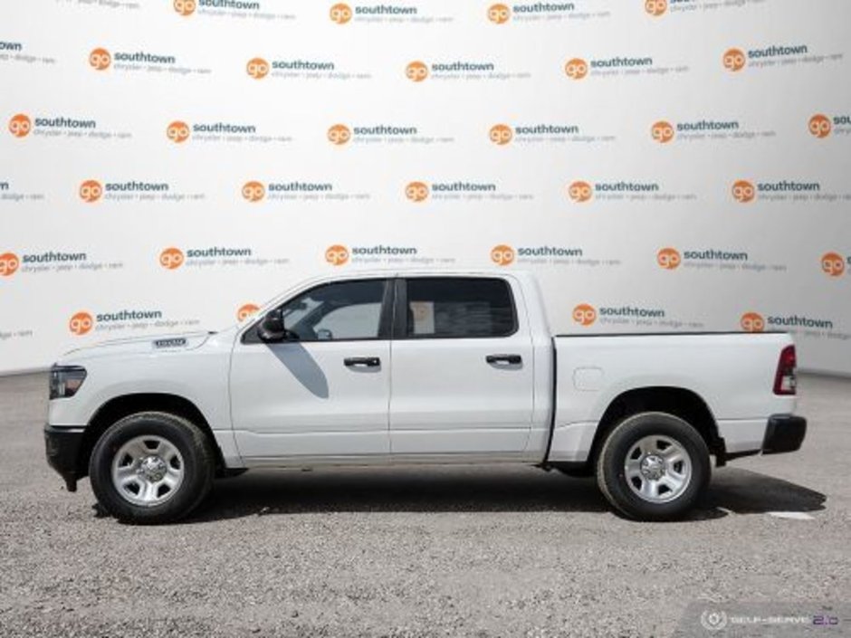 2023 Ram 1500 TRADESMAN IN BRIGHT WHITE EQUIPPED WITH A 5.7L HEMI V8 W/ETORQUE , 4X4 , 8SPD AUTO , TRADESMAN LVL 1 , 3.92 REAR AXLE RATIO , AN-2