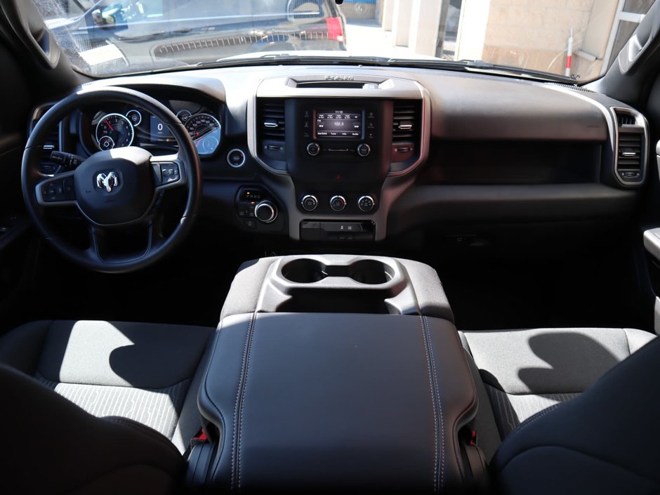 2023 Ram 1500 TRADESMAN IN BRIGHT WHITE EQUIPPED WITH A 5.7L HEMI V8 , 4X4 , 8SPD AUTO , CLASS IV HITCH RECEIVER , ANTI SPIN DIFF , 3.92 REAR-20