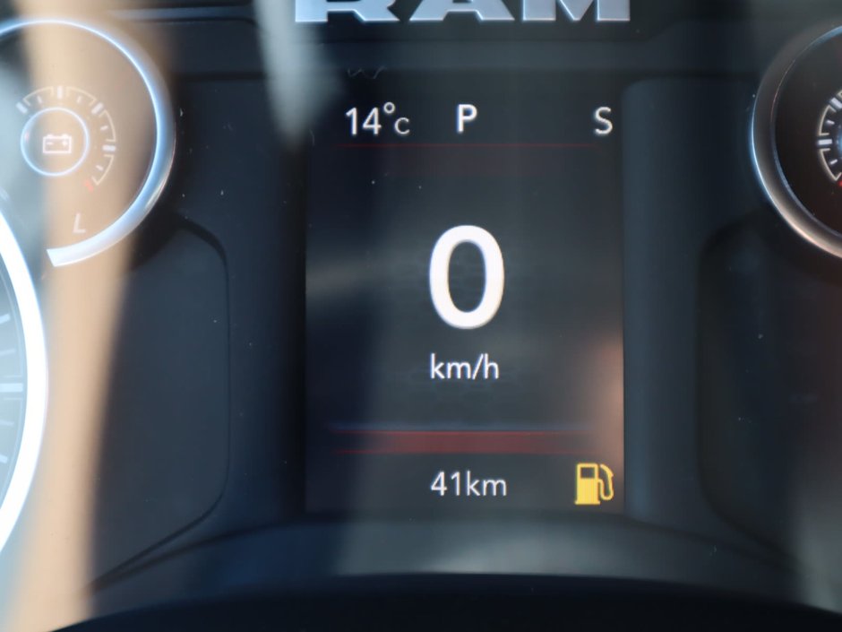 2023 Ram 1500 TRADESMAN IN BRIGHT WHITE EQUIPPED WITH A 5.7L HEMI V8 , 4X4 , 8SPD AUTO , CLASS IV HITCH RECEIVER , ANTI SPIN DIFF , 3.92 REAR-26