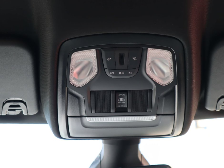 2023 Ram 1500 TRADESMAN IN BRIGHT WHITE EQUIPPED WITH A 5.7L HEMI V8 , 4X4 , 8SPD AUTO , CLASS IV HITCH RECEIVER , ANTI SPIN DIFF , 3.92 REAR-22