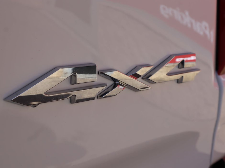 2023 Ram 1500 TRADESMAN IN BRIGHT WHITE EQUIPPED WITH A 5.7L HEMI V8 , 4X4 , 8SPD AUTO , CLASS IV HITCH RECEIVER , ANTI SPIN DIFF , 3.92 REAR-12