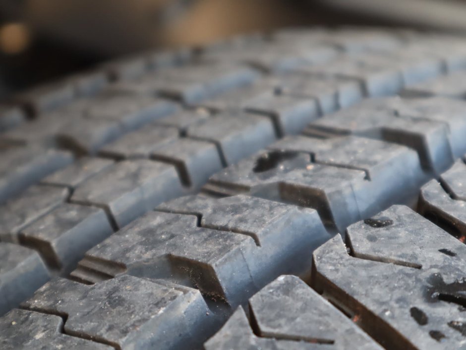2023 Ram 1500 TRADESMAN IN BRIGHT WHITE EQUIPPED WITH A 5.7L HEMI V8 , 4X4 , 8SPD AUTO , CLASS IV HITCH RECEIVER , ANTI SPIN DIFF , 3.92 REAR-4