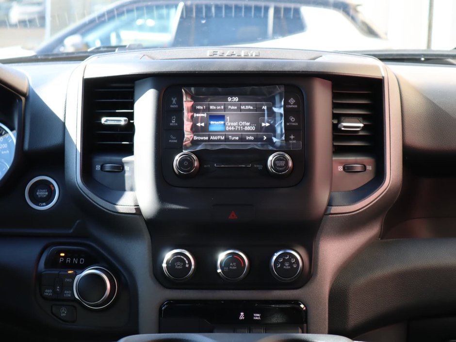 2023 Ram 1500 TRADESMAN IN BRIGHT WHITE EQUIPPED WITH A 5.7LHEMI V8 W/ETORQUE , 4X4 , 8SPD AUTO , CLASS IV HITCH RECEIVER , ANTI SPIN DIFF , 3-20