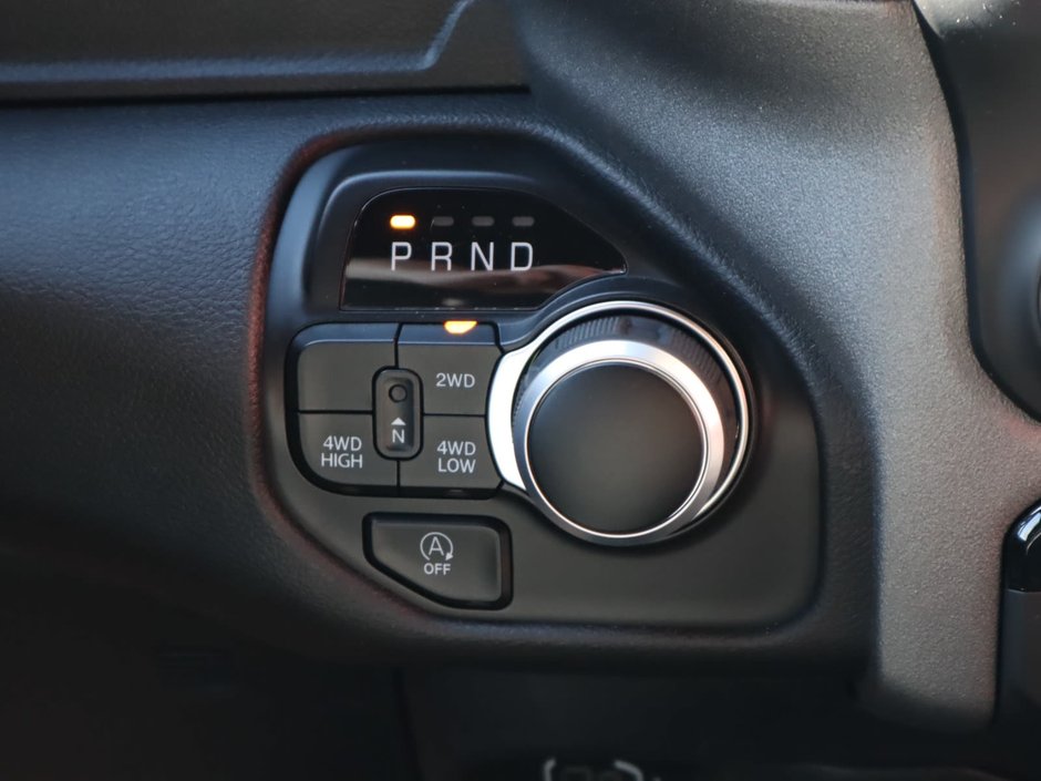 2023 Ram 1500 TRADESMAN IN BRIGHT WHITE EQUIPPED WITH A 5.7LHEMI V8 W/ETORQUE , 4X4 , 8SPD AUTO , CLASS IV HITCH RECEIVER , ANTI SPIN DIFF , 3-23