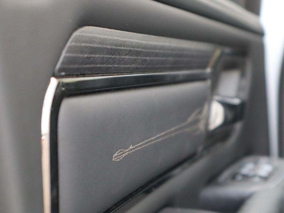 2023 Ram 1500 LIMITED IN IVORY TRI COAT PEARL EQUIPPED WITH A 5.7L HEMI V8 , 8SPD AUTO , 4X4 , 22INCH POLISHED ALUMINIUM RIMS , PANORAMIC SUNR-18