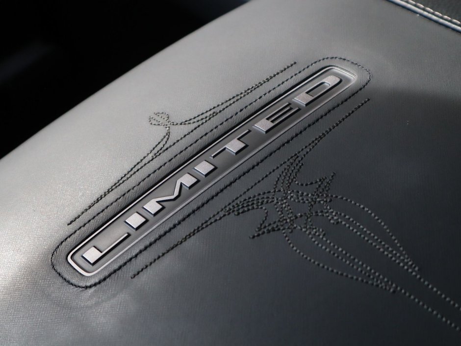 2023 Ram 1500 LIMITED IN IVORY TRI COAT PEARL EQUIPPED WITH A 5.7L HEMI V8 , 8SPD AUTO , 4X4 , 22INCH POLISHED ALUMINIUM RIMS , PANORAMIC SUNR-27