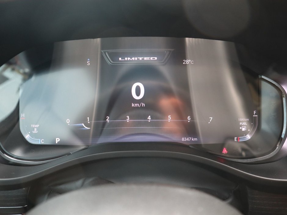 2023 Ram 1500 LIMITED IN IVORY TRI COAT PEARL EQUIPPED WITH A 5.7L HEMI V8 , 8SPD AUTO , 4X4 , 22INCH POLISHED ALUMINIUM RIMS , PANORAMIC SUNR-29