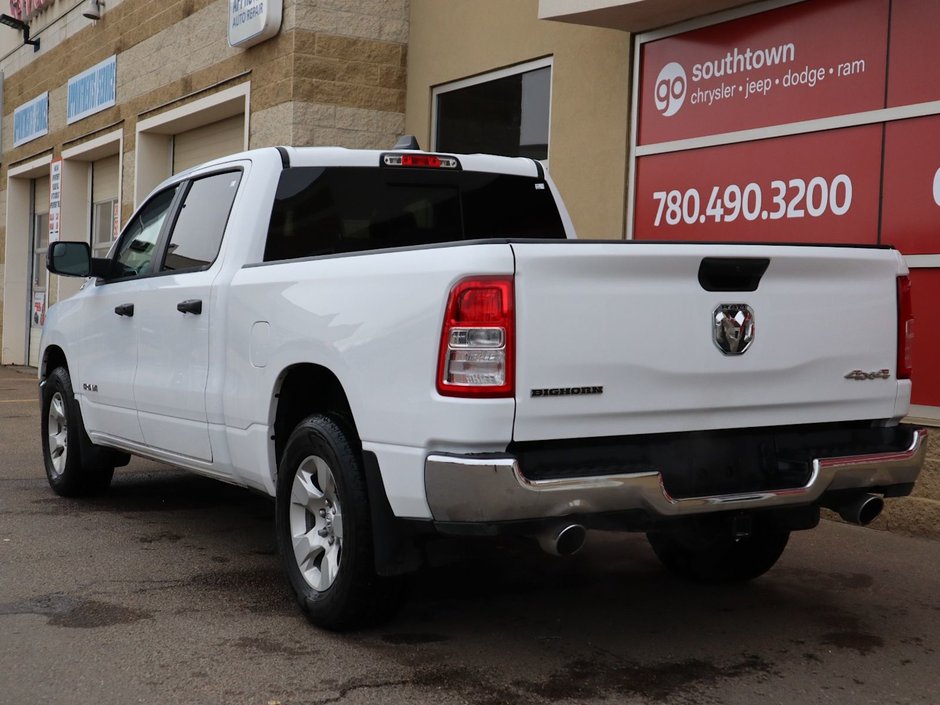 2023 Ram 1500 BIG HORN IN BRIGHT WHITE EQUIPPED WITH A 5.7L HEMI V8 W/ETORQUE , 4X4 , 8SPD AUTO , BIG HORN LVL 1 , BACKUP CAM , PUSH START , B-7