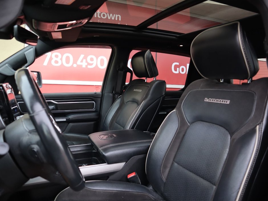 2023 Ram 1500 LARAMIE NIGHT EDITION IN BRIGHT WHITE EQUIPPED WITH A 5.7L HEMI V8 W/ETORQUE , 4X4 , 8SPD AUTO , 125L TANK , PWR RUNNING BOARDS-20