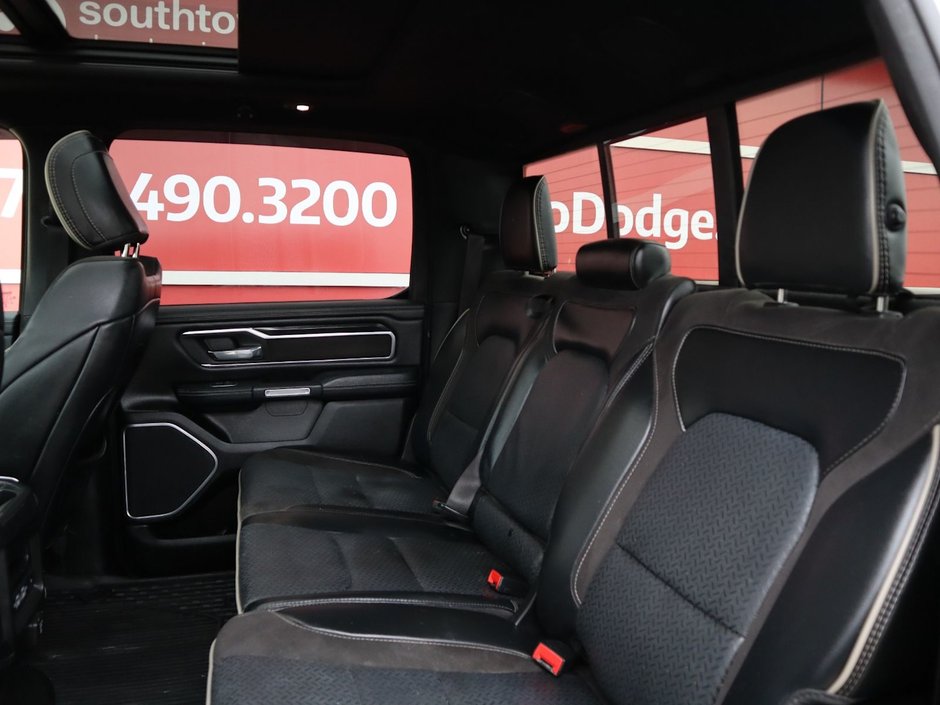 2023 Ram 1500 LARAMIE NIGHT EDITION IN BRIGHT WHITE EQUIPPED WITH A 5.7L HEMI V8 W/ETORQUE , 4X4 , 8SPD AUTO , 125L TANK , PWR RUNNING BOARDS-23