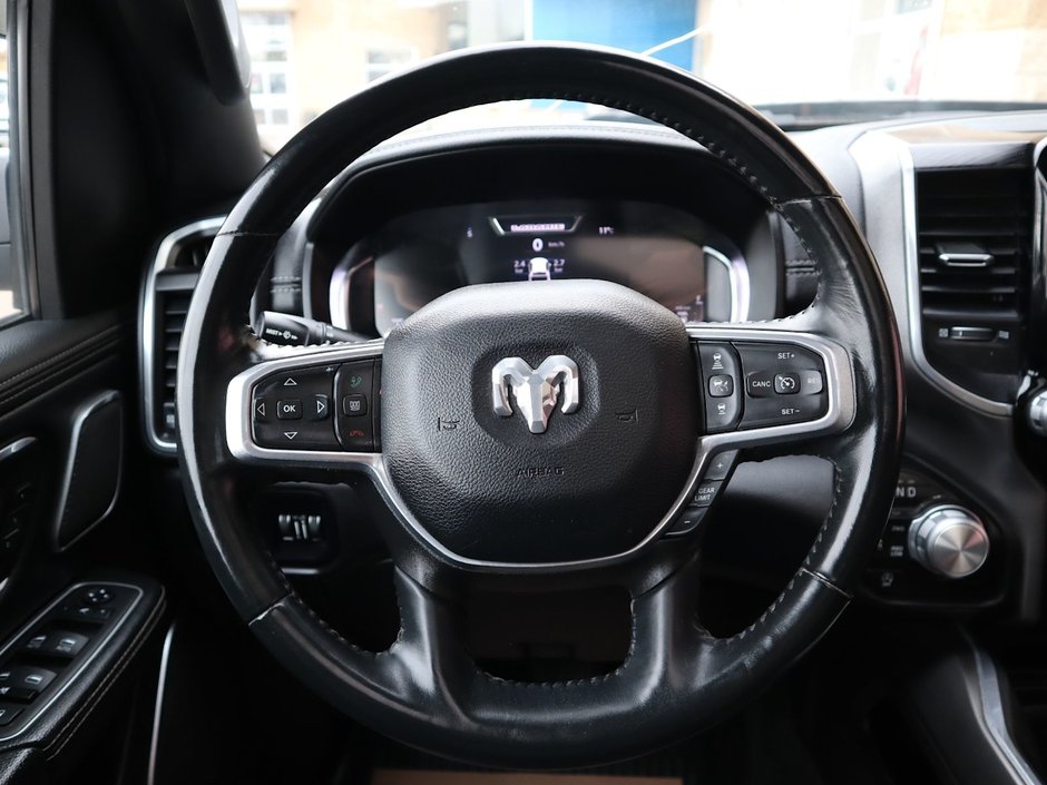 2023 Ram 1500 LARAMIE NIGHT EDITION IN BRIGHT WHITE EQUIPPED WITH A 5.7L HEMI V8 W/ETORQUE , 4X4 , 8SPD AUTO , 125L TANK , PWR RUNNING BOARDS-28