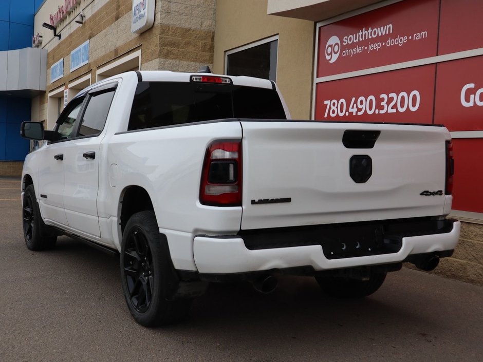 2023 Ram 1500 LARAMIE NIGHT EDITION IN BRIGHT WHITE EQUIPPED WITH A 5.7L HEMI V8 W/ETORQUE , 4X4 , 8SPD AUTO , 125L TANK , PWR RUNNING BOARDS-7
