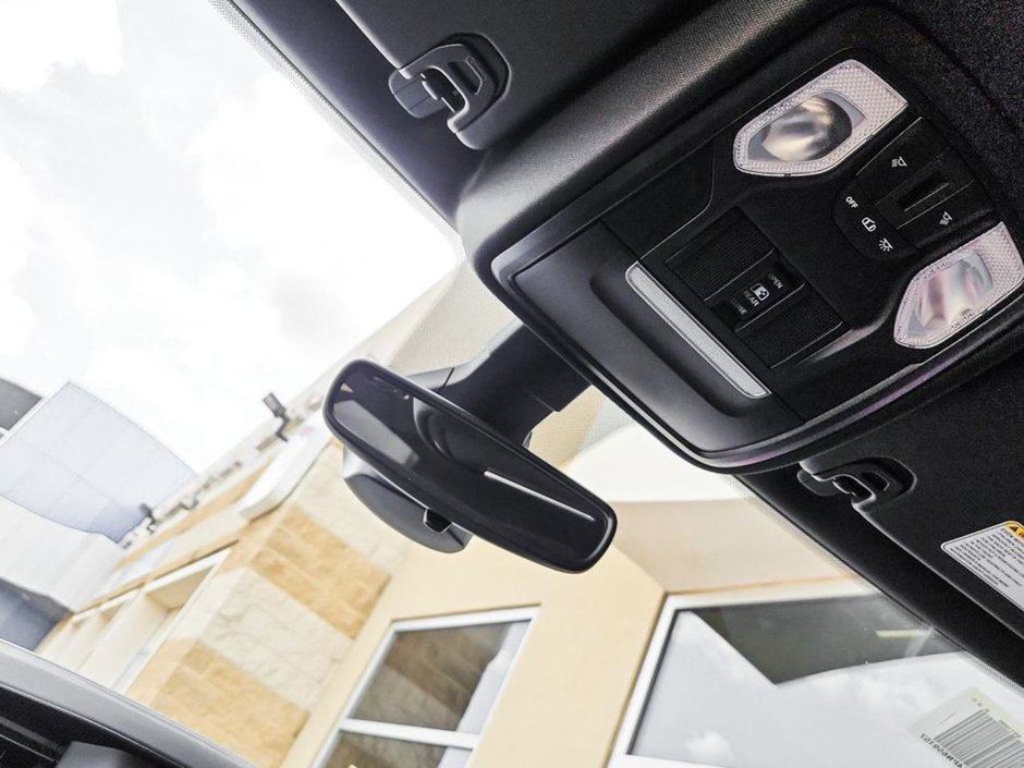 2023 Ram 1500 TRADESMAN IN BRIGHT WHITE EQUIPPED WITH A 5.7L HEMI V8 W/ETORQUE , 4X4 , 8SPD AUTO , TRADESMAN LVL 1 , BACKUP CAM , AC , CRUISE-22